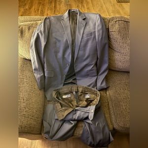 Men’s 2 piece suit. Jacket & pants, 32x32, large jacket. Travel Stretch.